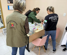 PCPR prende duas pessoas por exercício ilegal da medicina e outros crimes em Curitiba