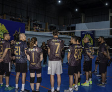 PCPR participa de jogo de vôlei com presença do campeão olímpico Giba