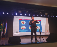 PCPR realiza palestra sobre crimes virtuais em Colégio Adventista de São José dos Pinhais