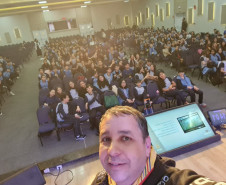 PCPR realiza palestra sobre crimes virtuais em Colégio Adventista de São José dos Pinhais