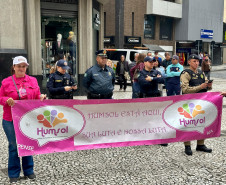 PCPR participa de caminhada em alusão ao Outubro Rosa em Curitiba 