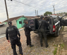 PCPR e PMPR prendem duas pessoas durante operação em combate ao tráfico de drogas