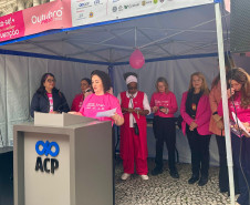 PCPR participa de caminhada em alusão ao Outubro Rosa em Curitiba 