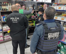 PCPR realiza operação de fiscalização de bebidas com indícios de falsificação em São José dos Pinhais