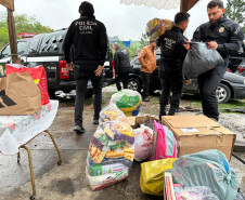 PCPR entrega de 21 cestas básicas, roupas, brinquedos e doces para famílias de Campo Largo