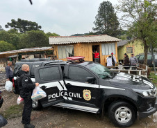 PCPR entrega de 21 cestas básicas, roupas, brinquedos e doces para famílias de Campo Largo