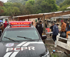 PCPR entrega de 21 cestas básicas, roupas, brinquedos e doces para famílias de Campo Largo