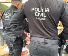 PCPR entrega de 21 cestas básicas, roupas, brinquedos e doces para famílias de Campo Largo