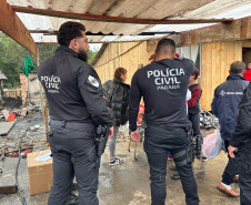 PCPR entrega de 21 cestas básicas, roupas, brinquedos e doces para famílias de Campo Largo