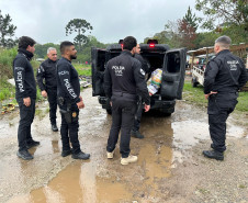 PCPR entrega de 21 cestas básicas, roupas, brinquedos e doces para famílias de Campo Largo
