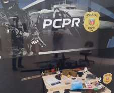 PCPR prende dois homens e apreende armas e drogas em Arapoti