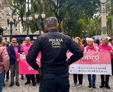 PCPR participa de caminhada em alusão ao Outubro Rosa em Curitiba 
