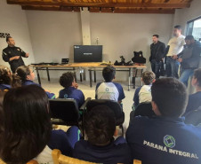 PCPR recebe alunos para palestra e visita na Delegacia de Palmeira
