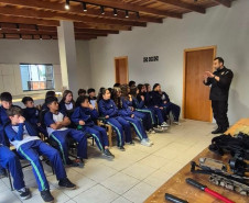 PCPR recebe alunos para palestra e visita na Delegacia de Palmeira
