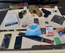 PCPR prende dois homens e apreende armas e drogas em Arapoti