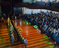 CPR celebra 172 anos com cerimônia de entrega de medalhas a policiais civis em Curitiba
