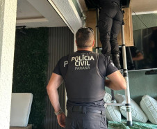 PCPR prende casal suspeito de aplicar golpe milionário em empresário de Curitiba 