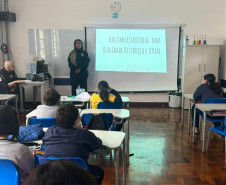 PCPR ministra palestra sobre racismo em Colégio no Centro de Curitiba