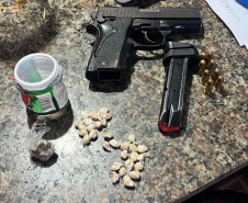 Operação integrada prende 25 pessoas suspeitas de integrar grupo criminoso no Alto Boqueirão, em Curitiba