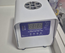 PCPR prende mulher por realizar procedimentos estéticos ilegais e usar medicamentos sem registro em clínica no bairro CIC