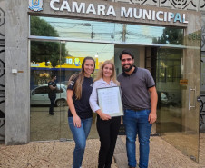 Servidora da PCPR recebe menção honrosa em Câmara de Vereadores de Rolândia