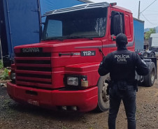 PCPR e PCSC prendem oito pessoas envolvidas em esquema interestadual de roubo de cargas