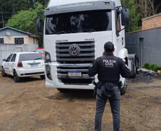 PCPR e PCSC prendem oito pessoas envolvidas em esquema interestadual de roubo de cargas