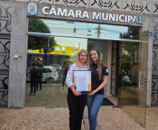 Servidora da PCPR recebe menção honrosa em Câmara de Vereadores de Rolândia