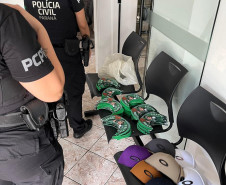 PCPR apreende materiais que seriam utilizados na falsificação de bonés em Apucarana