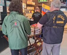 PCPR prende dois homens por crimes contra a saúde pública e a ordem tributária em Curitiba 