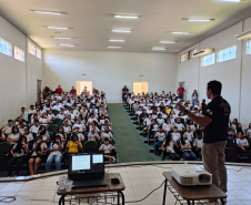 PCPR realiza palestra sobre prevenção ao uso de drogas em escola de Cidade Gaúcha