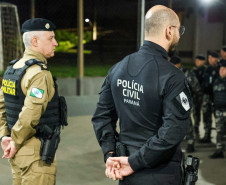 Polícias do Paraná prendem 25 integrantes de organização que movimentava 1,5 tonelada de drogas por mês