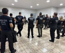 Polícias do Paraná prendem 25 integrantes de organização que movimentava 1,5 tonelada de drogas por mês