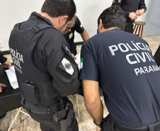 Polícias do Paraná prendem 25 integrantes de organização que movimentava 1,5 tonelada de drogas por mês