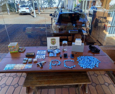 PCPR prende homem em flagrante e apreende drogas, arma e munições em Rolândia