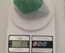 PCPR e PMPR prendem homem em flagrante por tráfico de drogas em Paranaguá