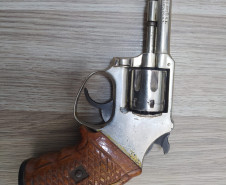 PCPR prende homem em flagrante por porte irregular de arma de fogo em Pitanga 