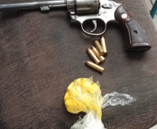 PCPR e GCM prendem cinco pessoas durante operação contra o tráfico de drogas e um caso de homicídio em Ponta Grossa