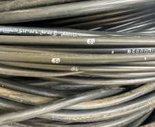 PCPR prende homem por receptação de localiza 1 tonelada de cabos de telefonia em Curitiba