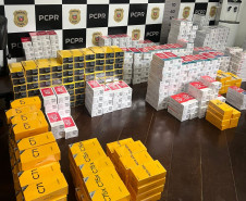 PCPR prende dois homens e apreende 1,6 mil celulares sem procedência em Curitiba