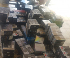 PCPR e PF prendem homem em flagrante e apreendem cigarros eletrônicos em Palmital