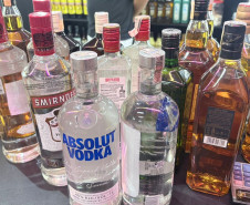 PCPR prende mulher durante combate a comercialização de bebidas falsificadas em Curitiba