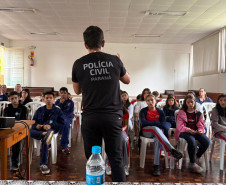 PCPR ministra palestra sobre bullying e cyberbullying em instituto de Ponta Grossa