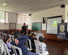 PCPR ministra palestra sobre bullying e cyberbullying em instituto de Ponta Grossa