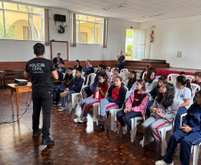 PCPR ministra palestra sobre bullying e cyberbullying em instituto de Ponta Grossa