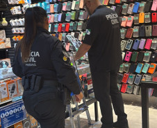 PCPR apreende mais de 1,6 mil produtos contrafeitos em Curitiba