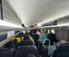 PCPR participa de ação de conscientização proteção de crianças e adolescentes em Curitiba