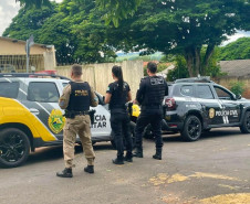 PCPR e PMPR prendem homem e apreendem armas durante cumprimento de mandado em Umuarama