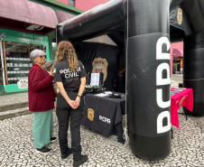 Forças de segurança participam do evento Mulheres em Ação, em Curitiba