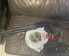PCPR e PMPR prendem homem e apreendem armas durante cumprimento de mandado em Umuarama